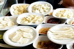 انواع پنیر در صبحانه ترکی